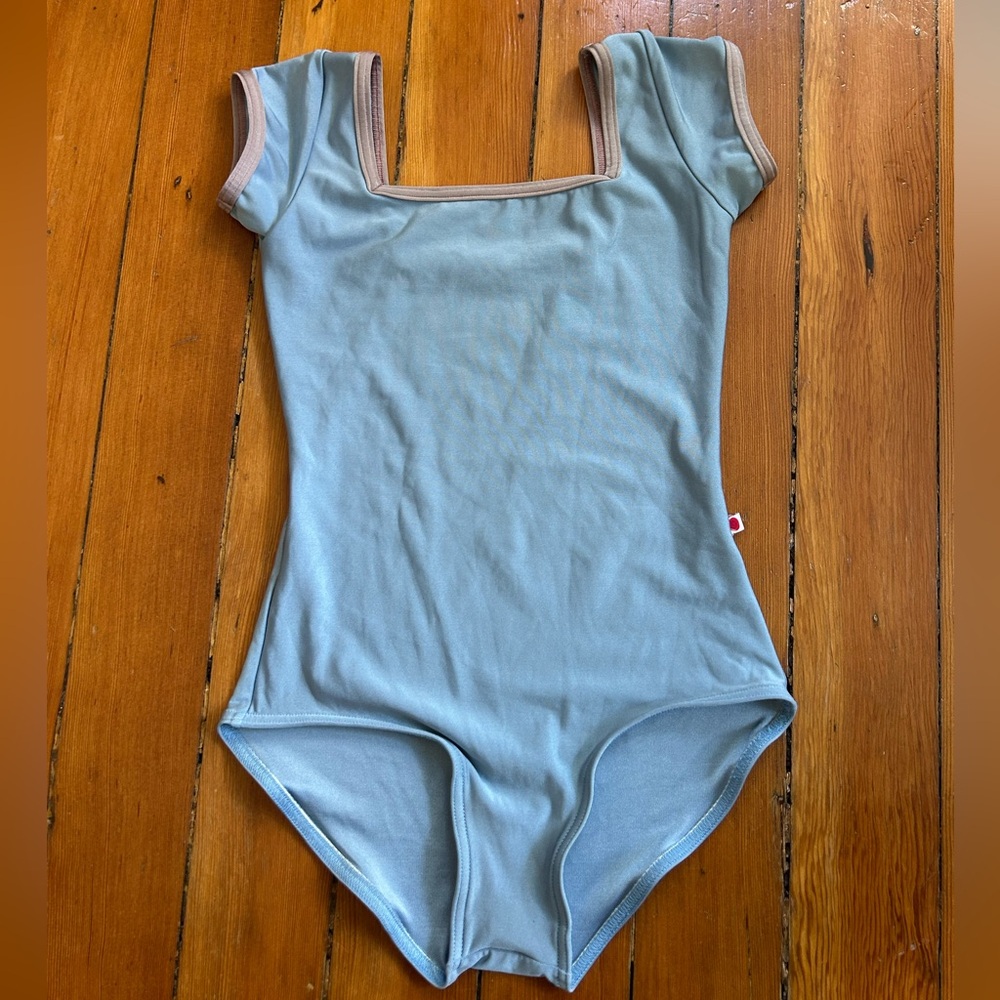 Blue leotard: marieke with cap sleeves